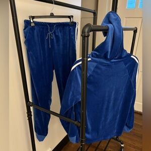 Jogger set by Hotouch